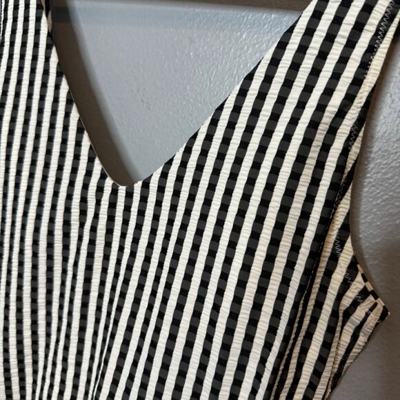 ATHLETA seersucker v neck one piece swimsuit size XS - Picture 3 of 7